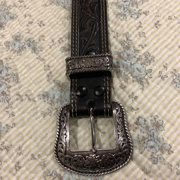 Nocona Leather belt Size 38 Brown tooled top leather with Silver stars & Buckle - Picture 7 of 8